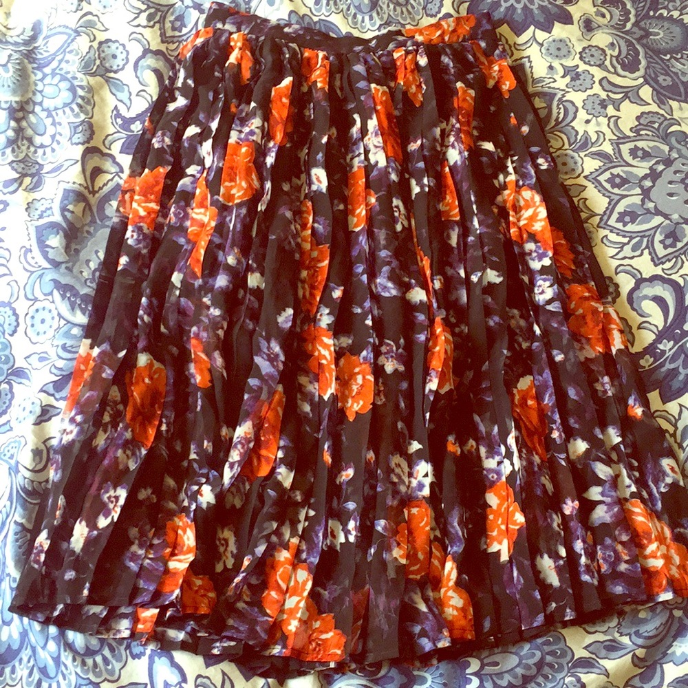 Best Society Floral Pleated Midi Skirt - NWOT